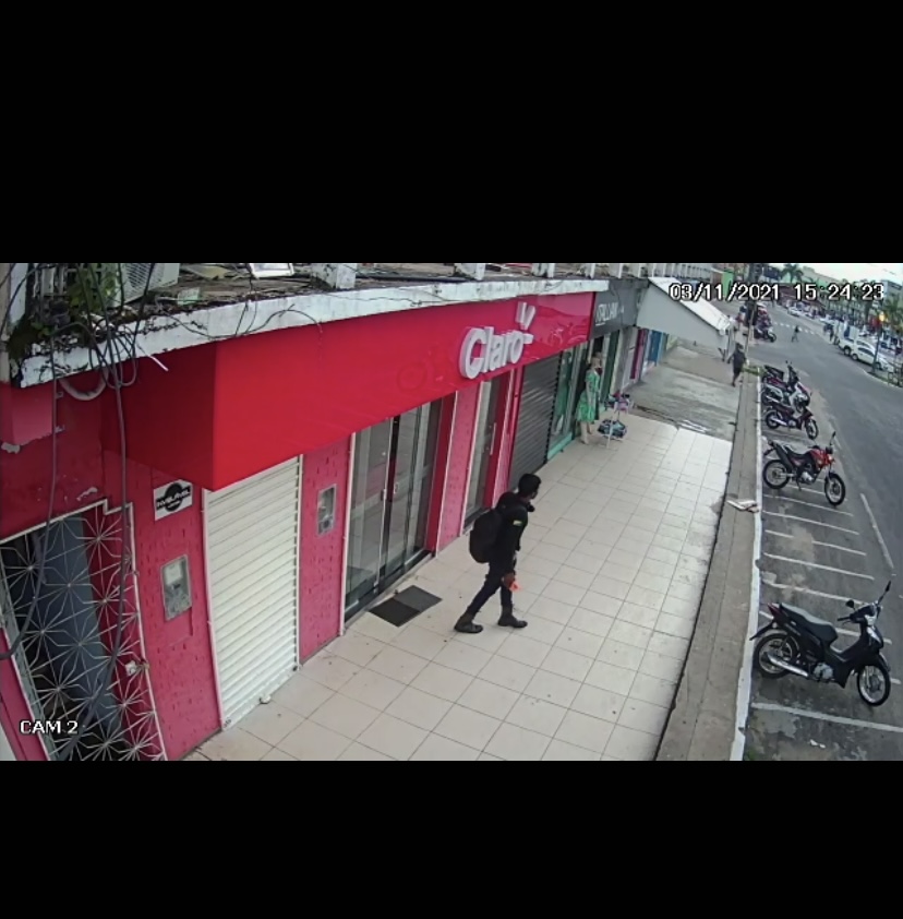 Loja da Claro no centro de Cruzeiro do Sul é assaltada em plena luz do dia