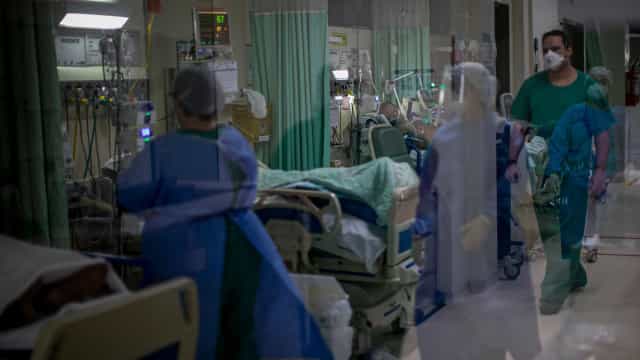 Brasil reporta mais 731 mortes e 14.642 novos casos de Covid-19