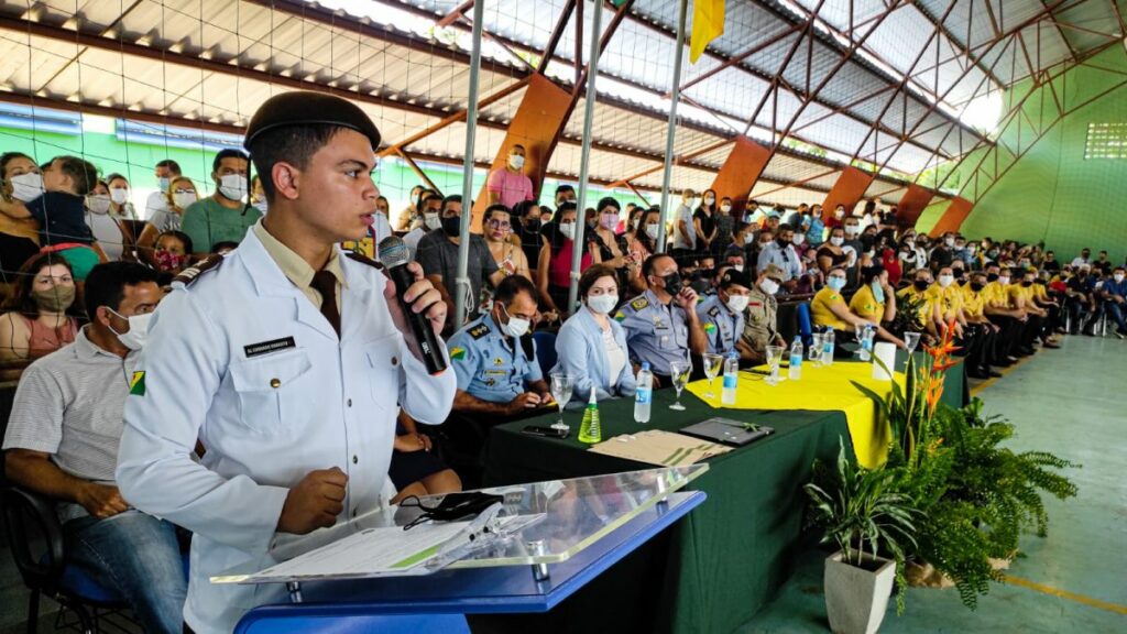 Proclamação da República: Colégio Militar Tiradentes realiza solenidade de juramento à bandeira