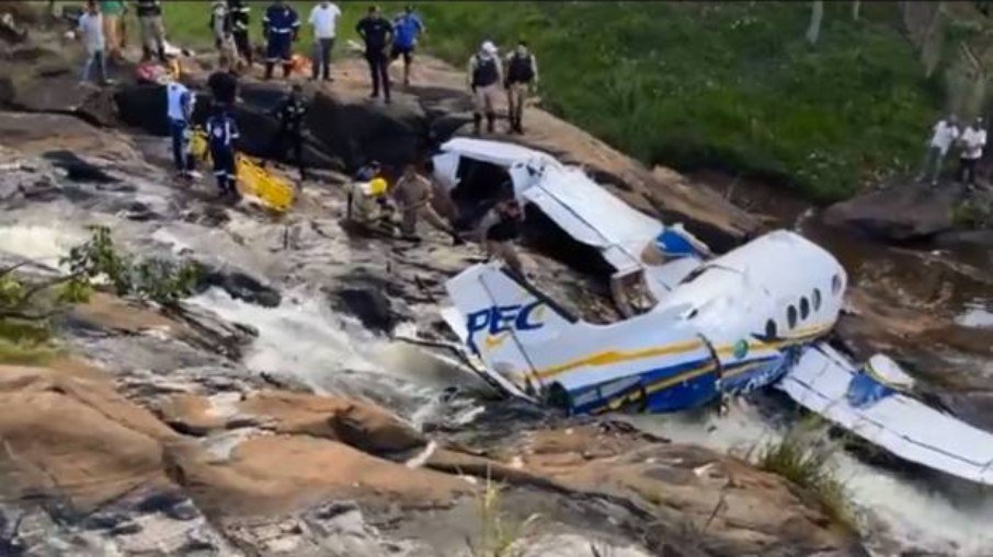 Marília Mendonça: dono de terreno viu aeronave bater em cabo antes de cair