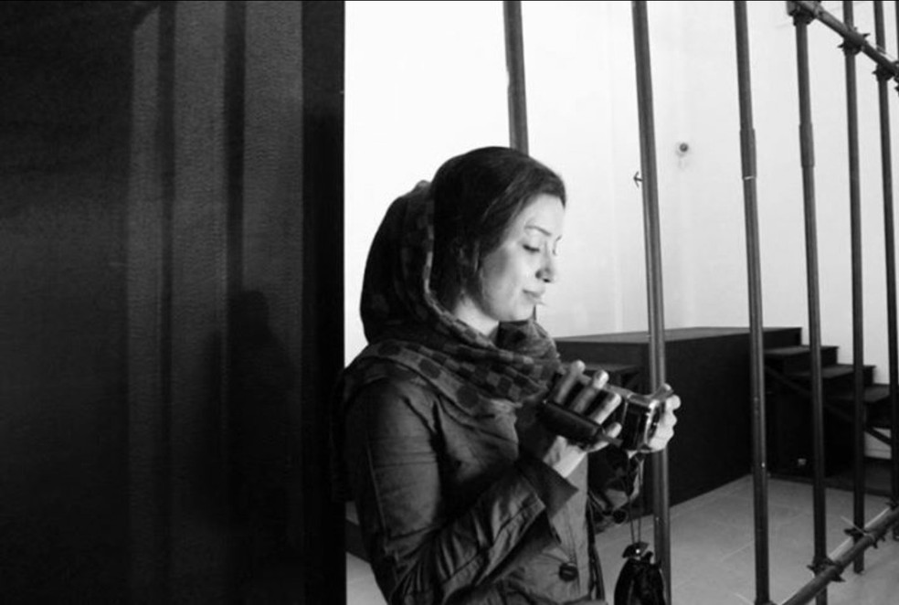 Cinegrafista iraniana presa no Acre com passaporte falso após fugir em busca de refúgio é absolvida em processo