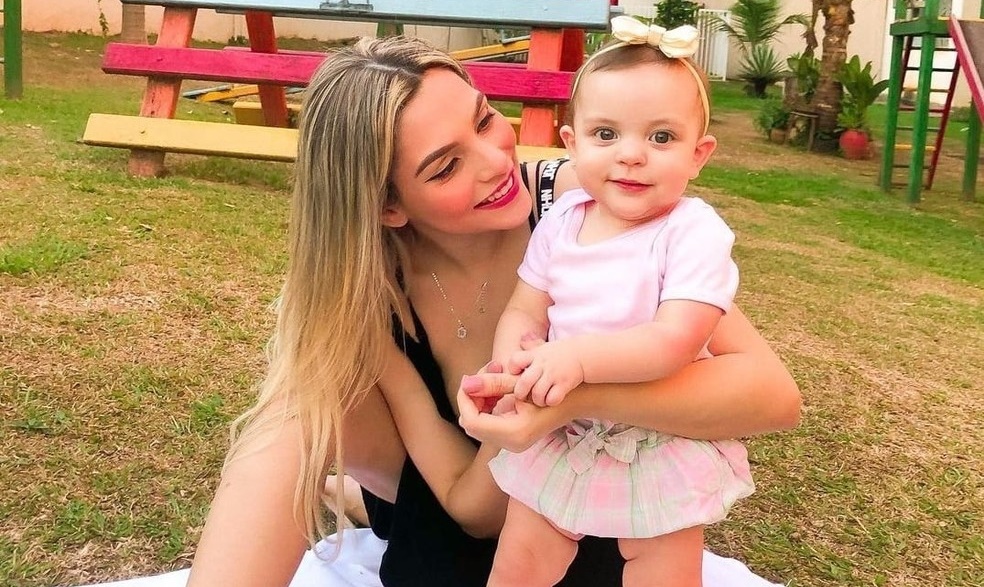 Influenciadora acreana diz que ex-companheiro só trará filha um dia antes do prazo por ter sido exposto