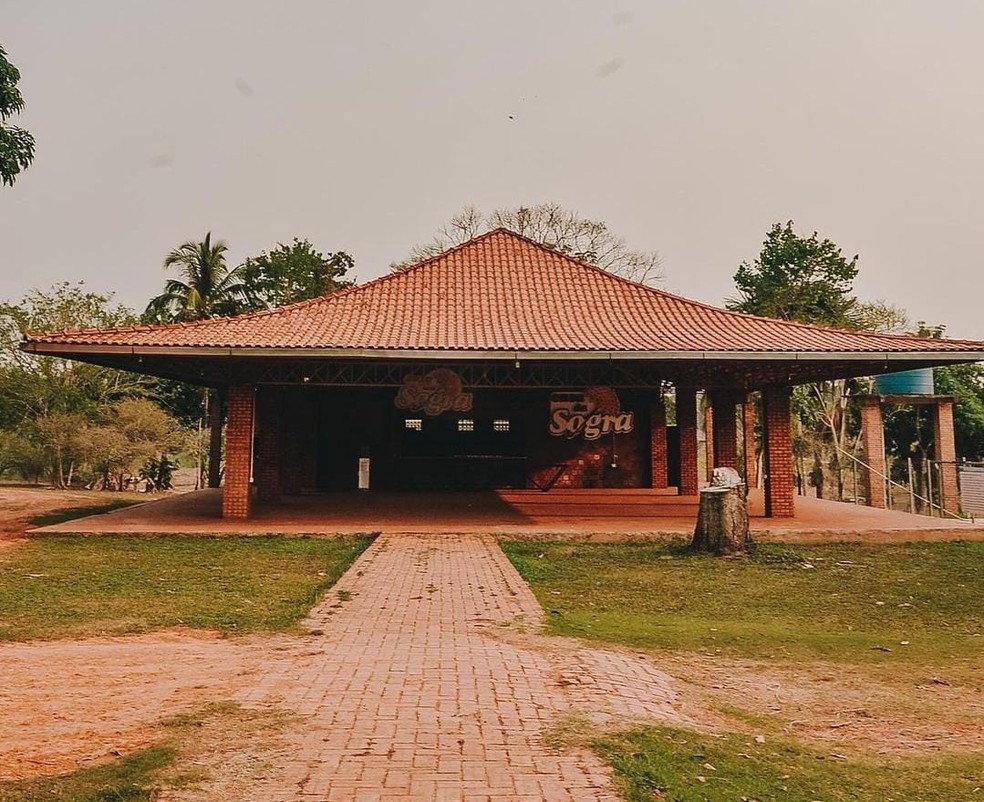 Bandidos invadem rancho no AC, rendem caseiro e usam caminhão para levar objetos roubados