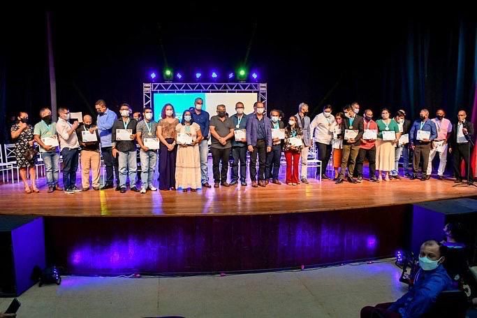 Prefeitura faz homenagem aos artistas e desportistas com comendas Lins Sampaio e Adilis Nogueira Maciel