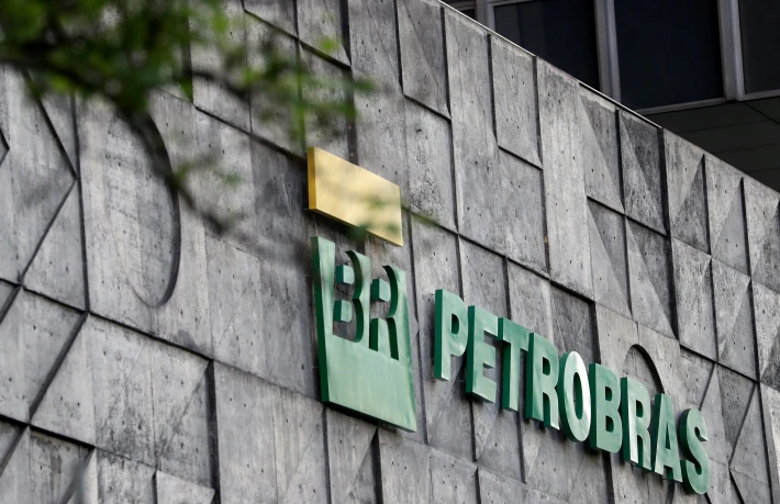 Petrobras diz que ‘não há nenhuma decisão’ sobre ajustes nos preços dos combustíveis