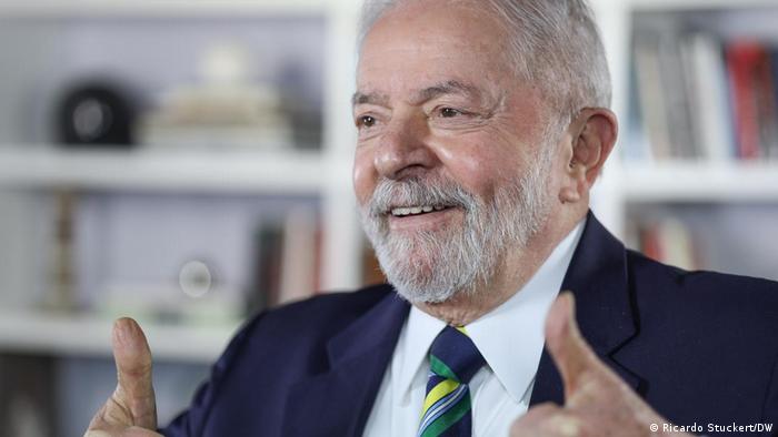Datafolha aponta vitória de Lula no 1º turno em 2022 com 48% dos votos