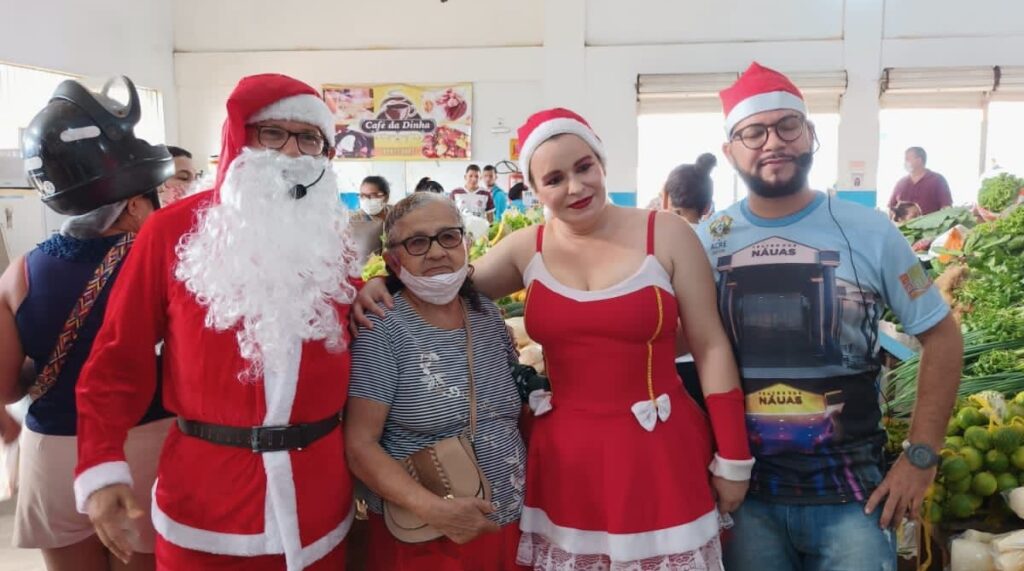 Fundação Elias Mansour e Conservatório Musical realizam ação natalina no Mercado do Agricultor e no Mercado do Peixe de Cruzeiro do Sul