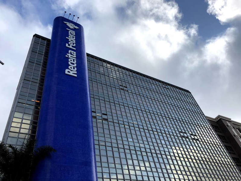 500 funcionários da Receita entregam cargos de chefia em protesto contra reajuste só para policiais