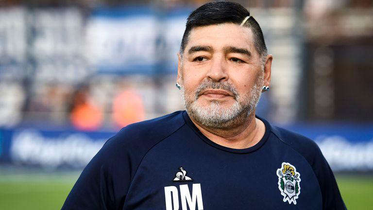‘Maradona foi enterrado sem coração’, diz jornalista argentino