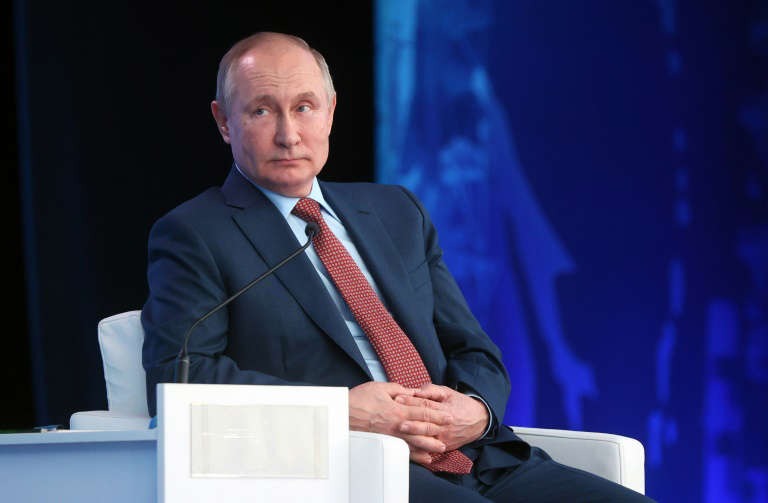 Putin desrespeita direitos humanos e deixa mundo em pânico
