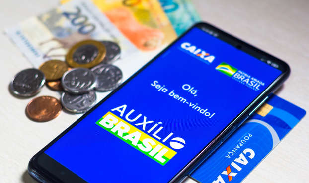 Bolsonaro sanciona Auxílio Brasil, mas veta atendimento a todas as famílias que têm direito