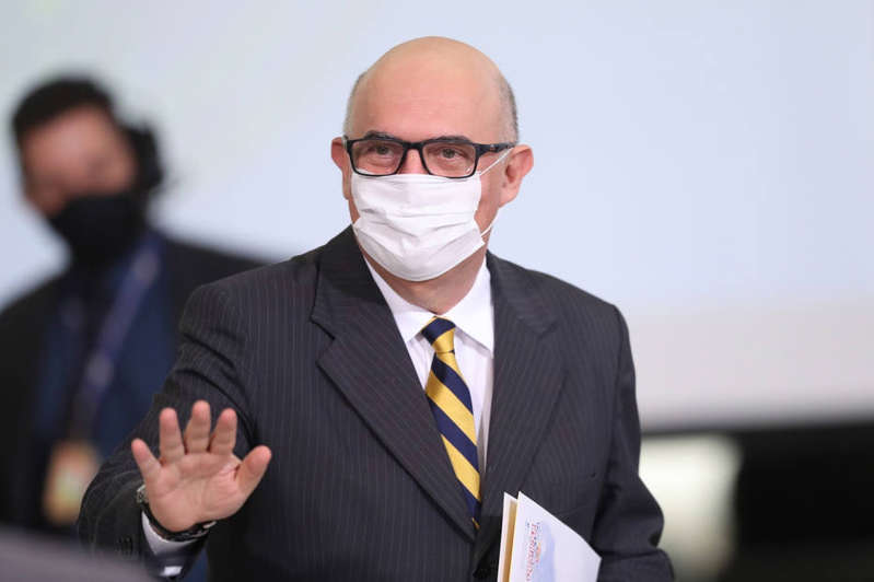 MEC proíbe universidades federais de exigir passaporte da vacina para aulas presenciais