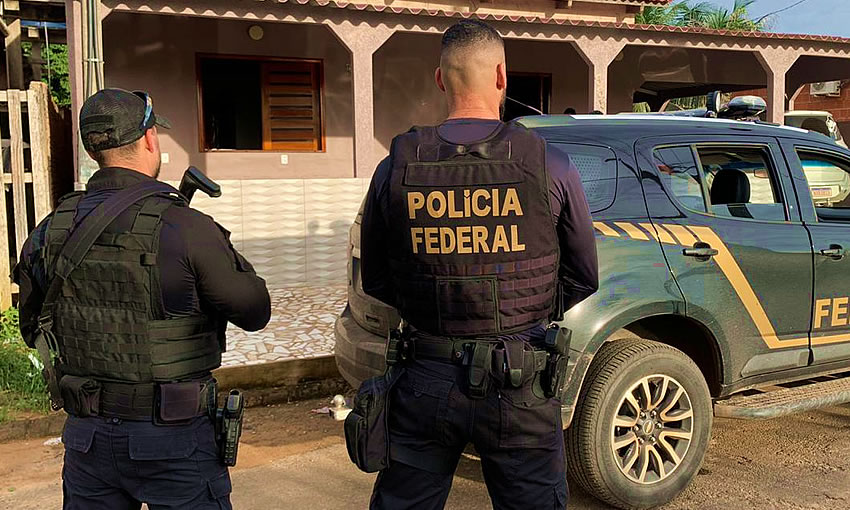 Polícia Federal cumpre mandatos de busca e apreensão contra a migração ilegal na fronteira do Acre