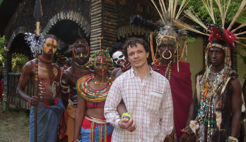 Artista acreano que vive na Turquia pode ser eleito o melhor cartunista da Europa em 2021