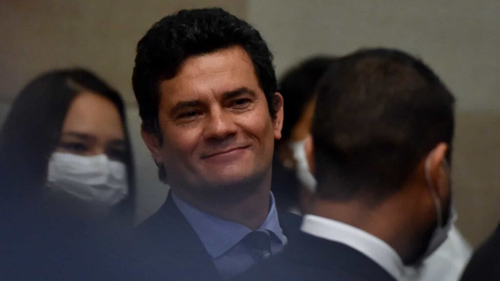 Moro delega articulação política a presidente do Podemos