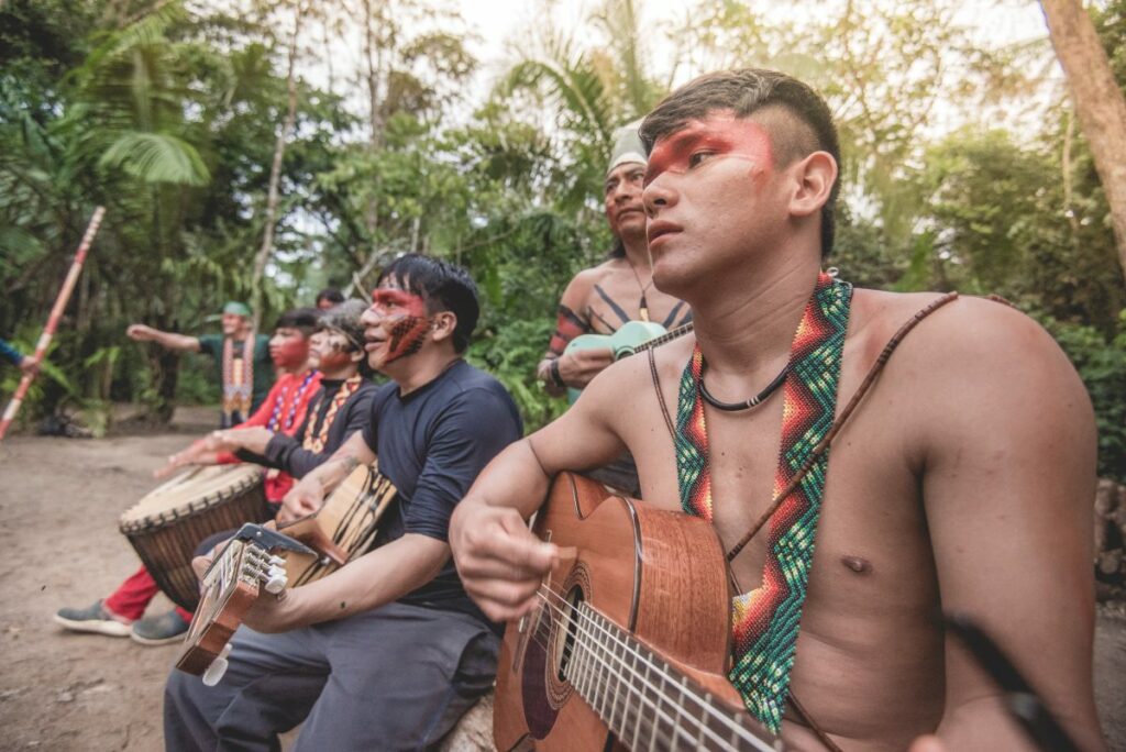 Governo repassa R$ 76 mil para benfeitorias na aldeia dos Yawanawás