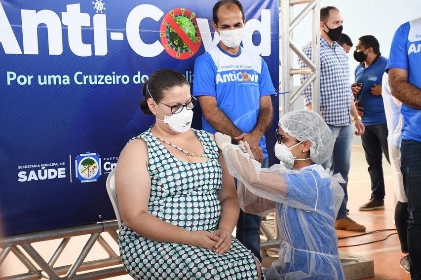 Cruzeiro do Sul completa um ano de vacinação contra Covid-19 com mais de 125 mil doses aplicadas
