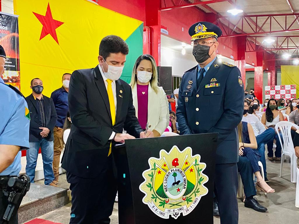 Polícia Militar e Detran-AC assinam termo de cooperação técnica para ações no trânsito