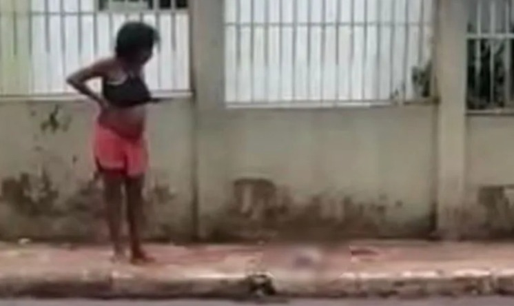 Moradora de rua dá à luz em calçada na frente da maternidade Barbara Heliodora, em Rio Branco
