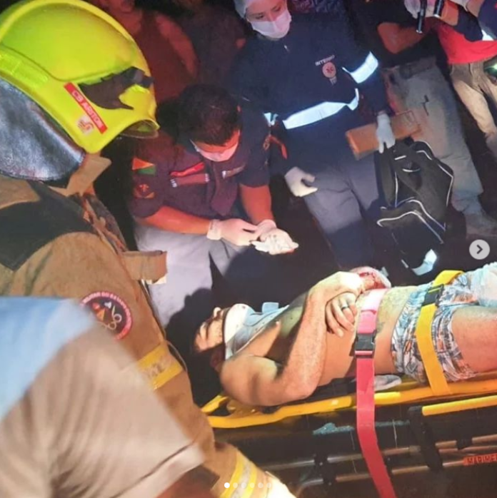 Bombeiros resgatam homem que ficou preso a ferragens em acidente de carro na BR-364, em Rio Branco