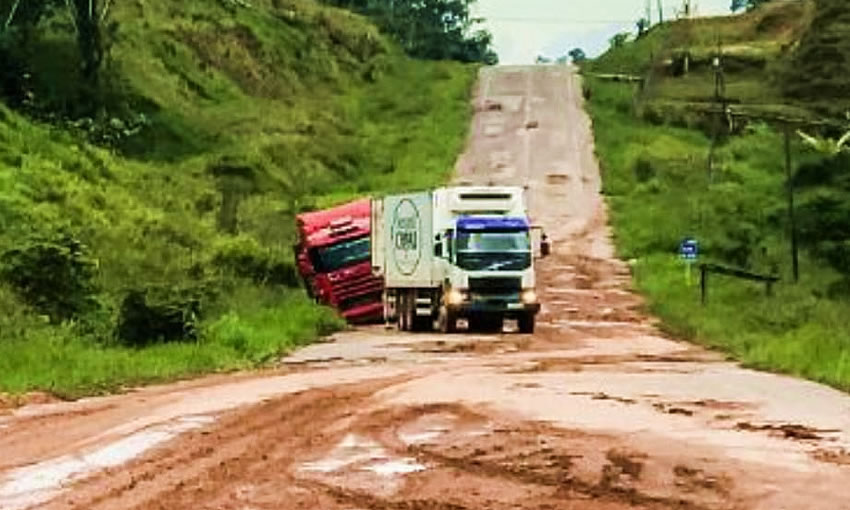Precariedade da BR-364 eleva preços das passagens de ônibus e táxis entre Rio Branco e Cruzeiro do Sul