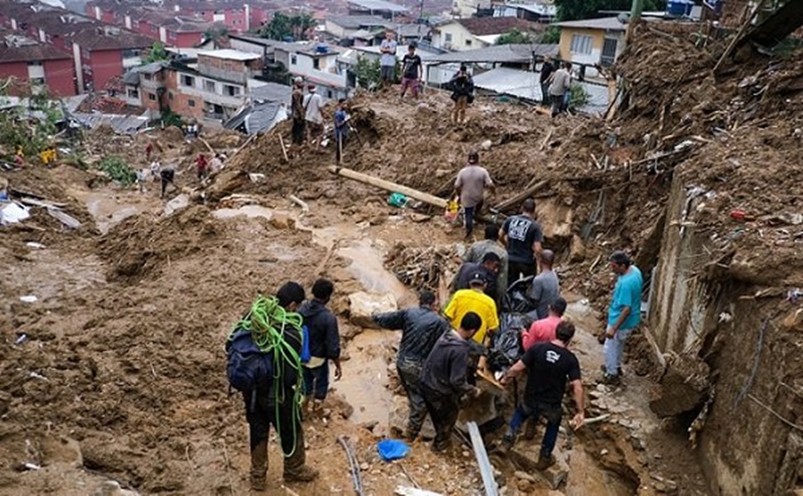 Número de mortos em Petrópolis chega a 120; 116 estão desaparecidos