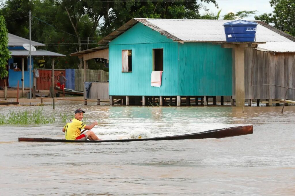 Rio Juruá vaza quase meio metro em 24 horas, em Cruzeiro do Sul