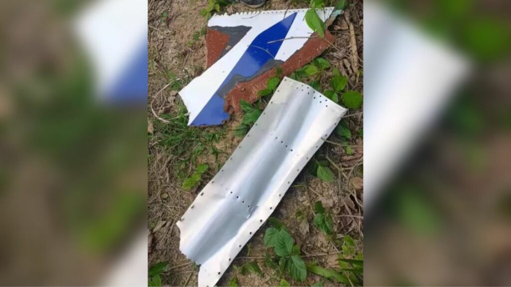 Avião com 132 pessoas a bordo cai na China