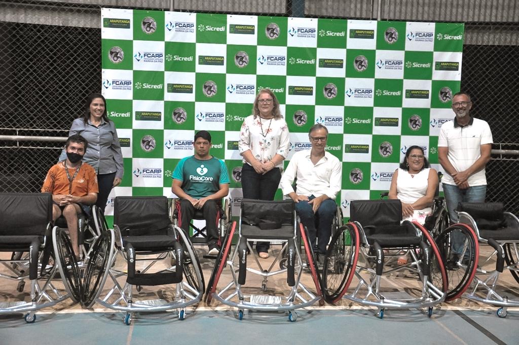 Sicredi Biomas realiza a entrega de cadeiras de rodas esportivas para o projeto A Arte de Incluir