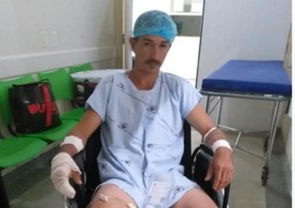 No AC, homem sobrevive após receber descarga elétrica e cair de poste com altura quase 8 metros