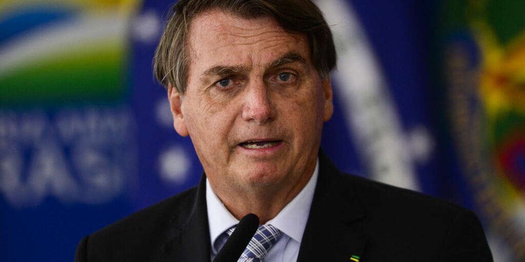 Bolsonaro ignora denúncias e diz que seu governo não tem corrupção