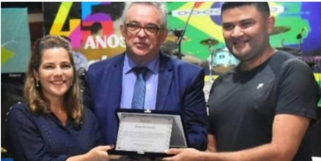 Associação Comercial e Empresarial de Plácido de Castro homenageia Mara Rocha por Projeto de Lei que inclui o município na área de livre comércio