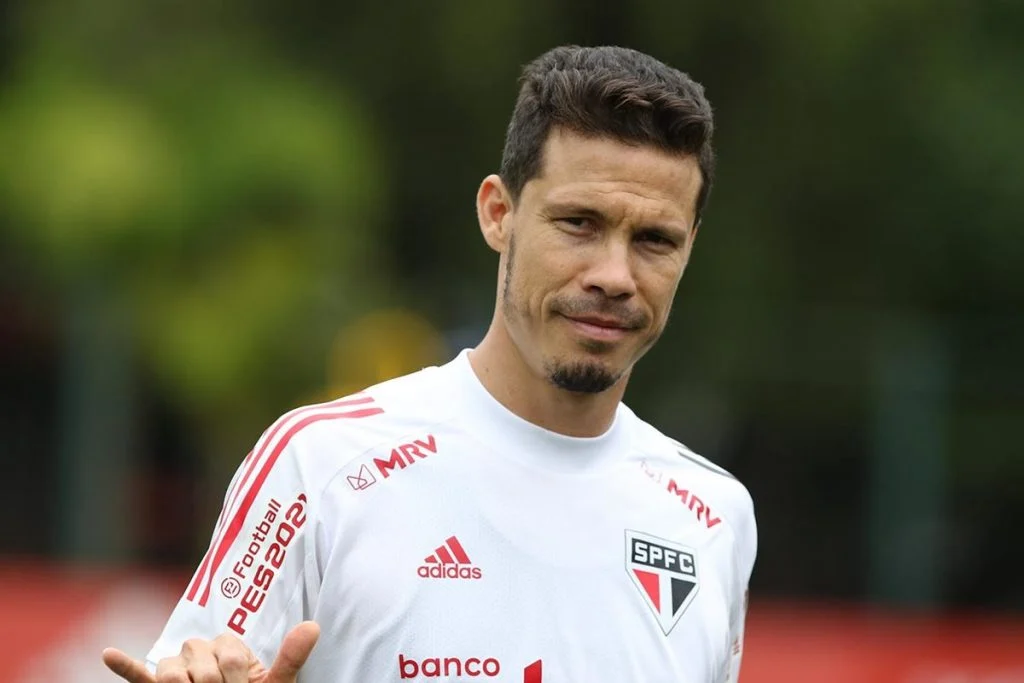 “Foi um vacilo”, diz Hernanes sobre comemorar título paulista antes da final
