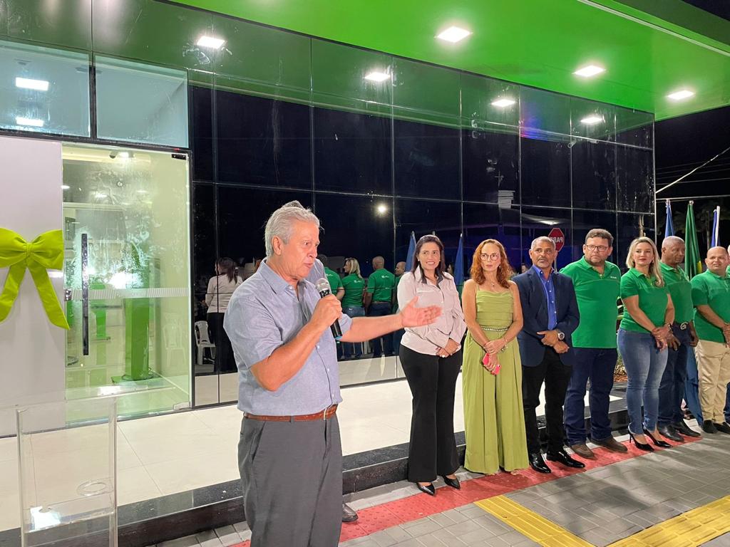 Sicredi reinaugura agência em Salto do Céu