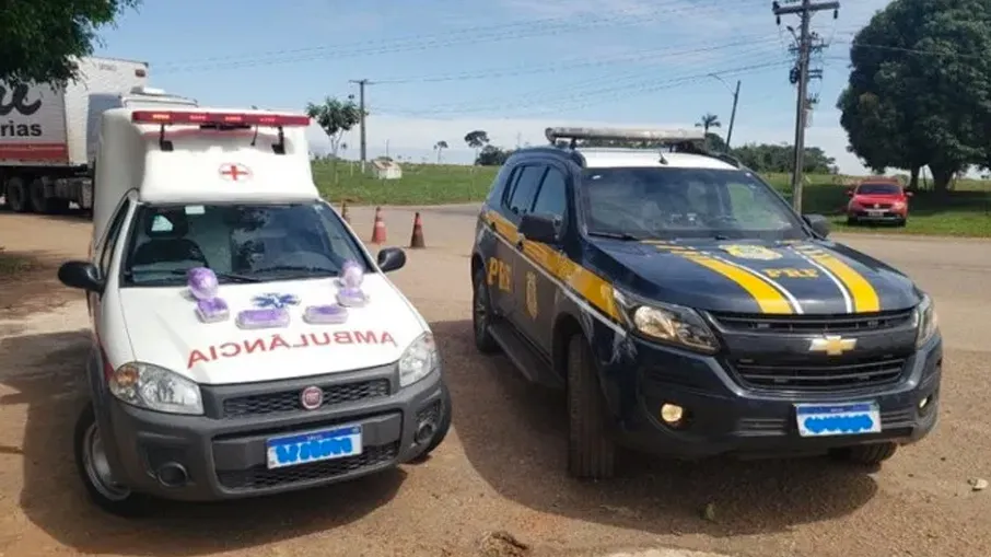 Dupla que transportava drogas em ambulância passa por audiência e vai para o presídio