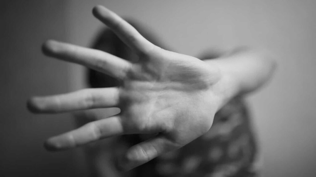 Mulher reage e mata estuprador com golpe de jiu-jitsu