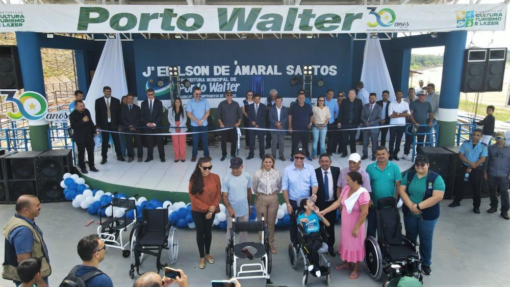 No aniversário de Porto Walter prefeitura entrega quase R$4,5 milhões em obras, equipamentos e maquinários agrícolas