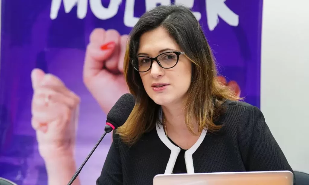 Ministra da Mulher, Família e Direitos Humanos cumpre agenda no Acre