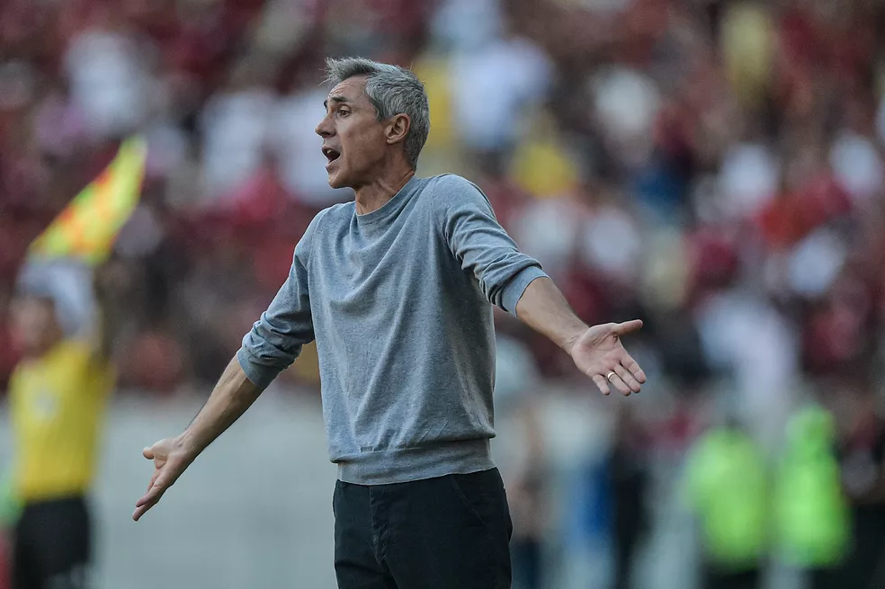 Flamengo define demissão de Paulo Sousa e decidirá sobre ida ao jogo contra o Internacional