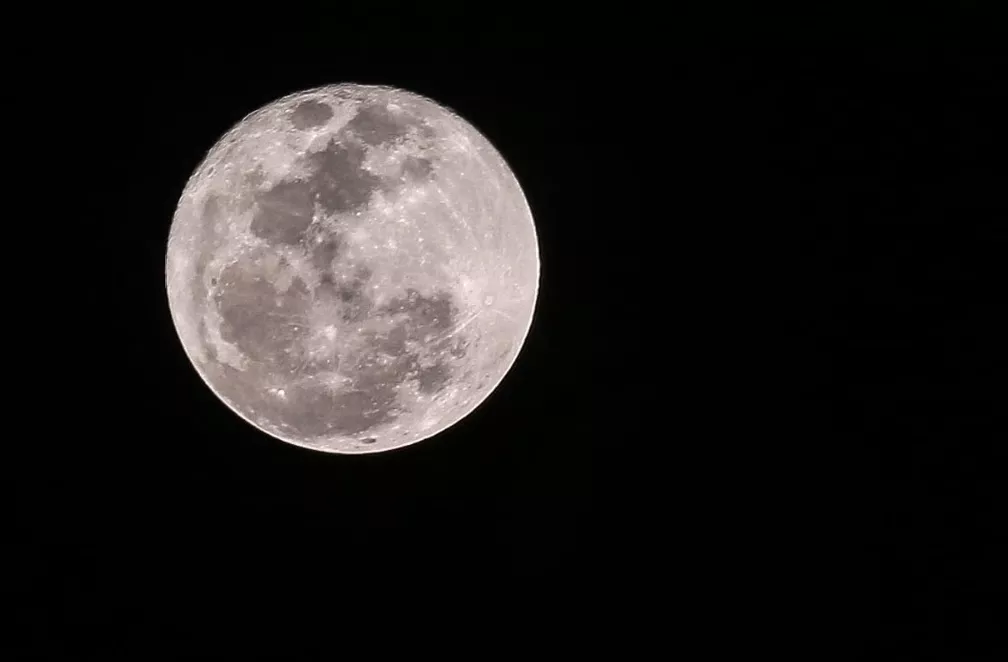 FOTOS: ‘Superlua de morango’ é vista no Acre