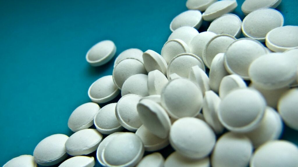 Falta de dipirona e outros medicamentos afeta todos os estados do país