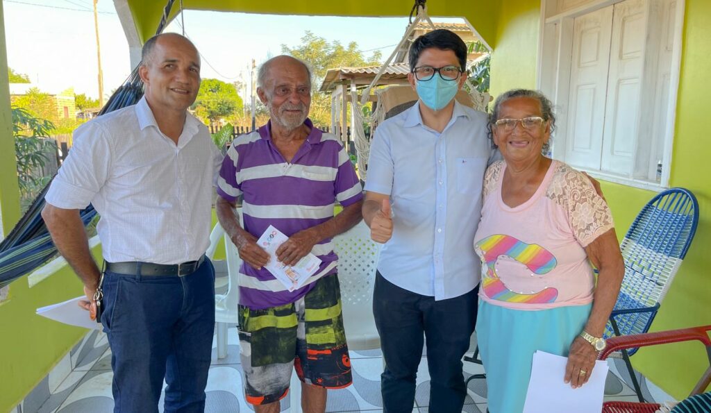 Jenilson Leite visita Capixaba ao lado de Adalício Júnior e recebe carinho da população