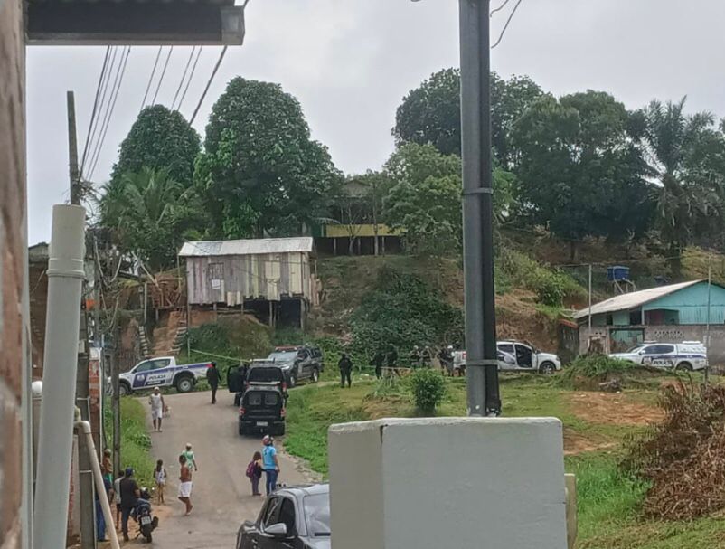 Violência doméstica: homem agride mãe, irmã e esposa em Cruzeiro do Sul