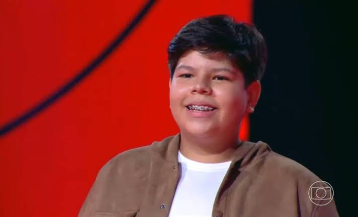 Cruzeirense Arthur Marçal avança para a semifinal do “The Voice Kids”