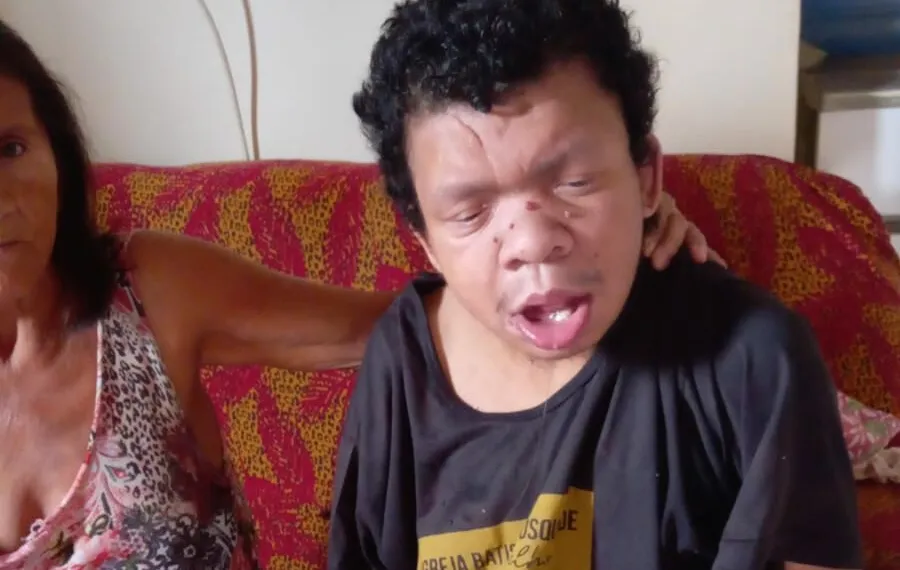 Após cancelamento de benefício social, mulher pede ajuda para irmão e pais ameaçados de despejo no AC