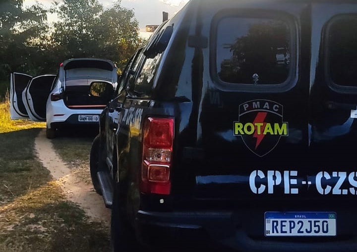 Carro roubado é recuperado pela PM em Cruzeiro do Sul