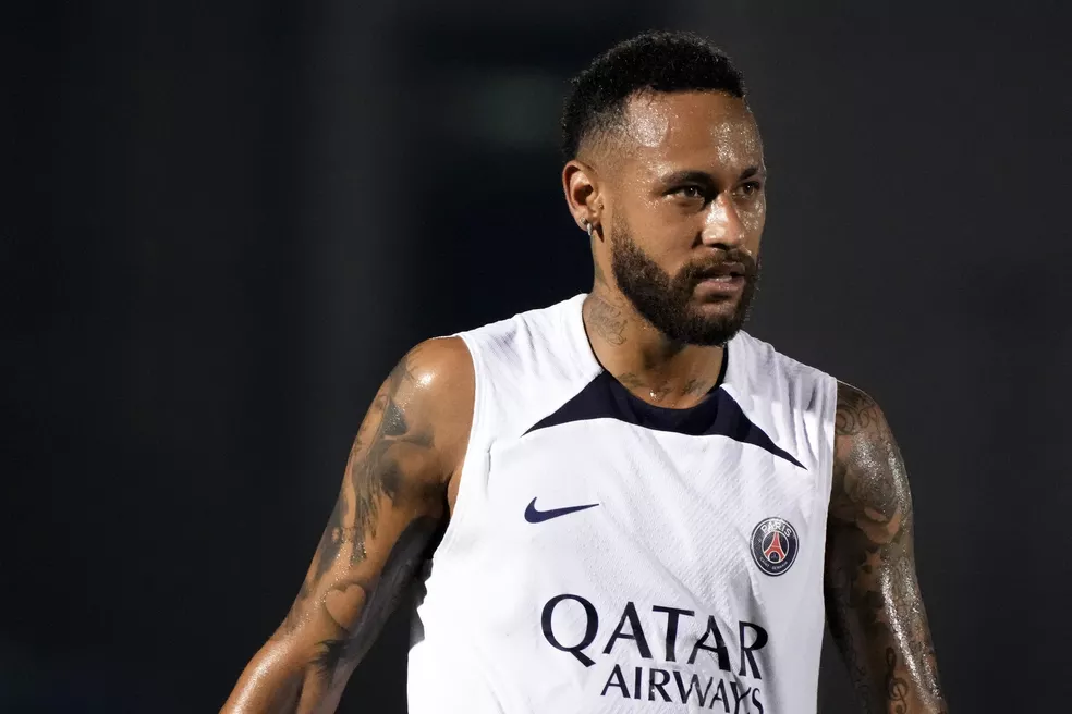 PSG oferece Neymar ao Manchester City, mas clube inglês recusa, diz jornal