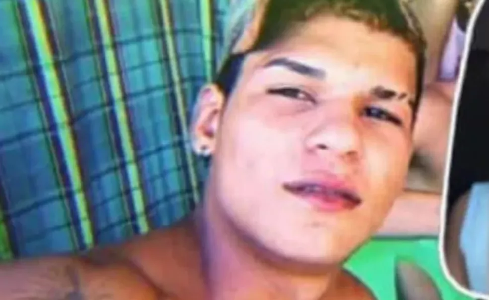 Jovem é morto com tiro na cabeça enquanto caminhava com a esposa no Acre