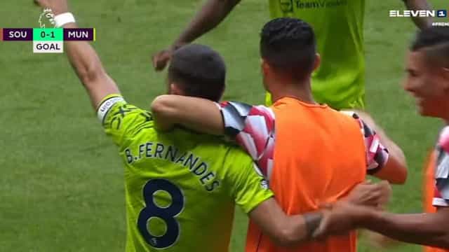 Bruno Fernandes marcou e foi festejar junto de Cristiano Ronaldo