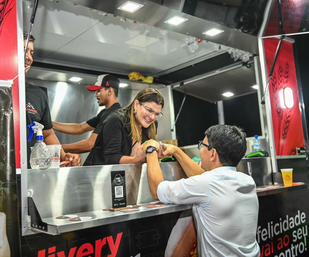 Autor da lei que cria o Selo de Qualidade do Açaí, Dr. Jenilson participa de festival em Feijó destaca importância do evento para economia